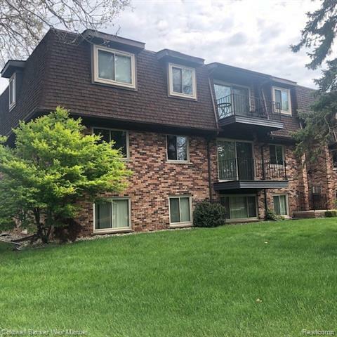 Property Photo: 204 Riviera Drive MI 48080
