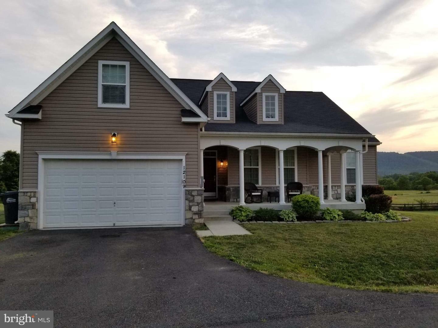 Property Photo: 12109 Timothy Hay Circle VA 20180
