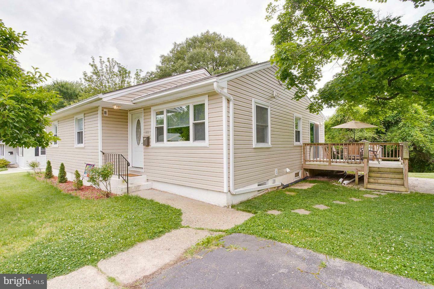 Property Photo:  411 Glenwood Avenue  MD 21061 