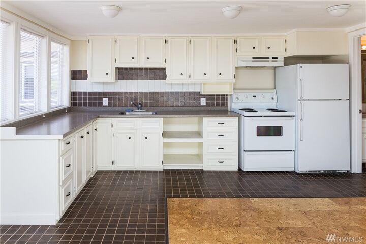 Property Photo: 7415 Sunset Dr WA 98230