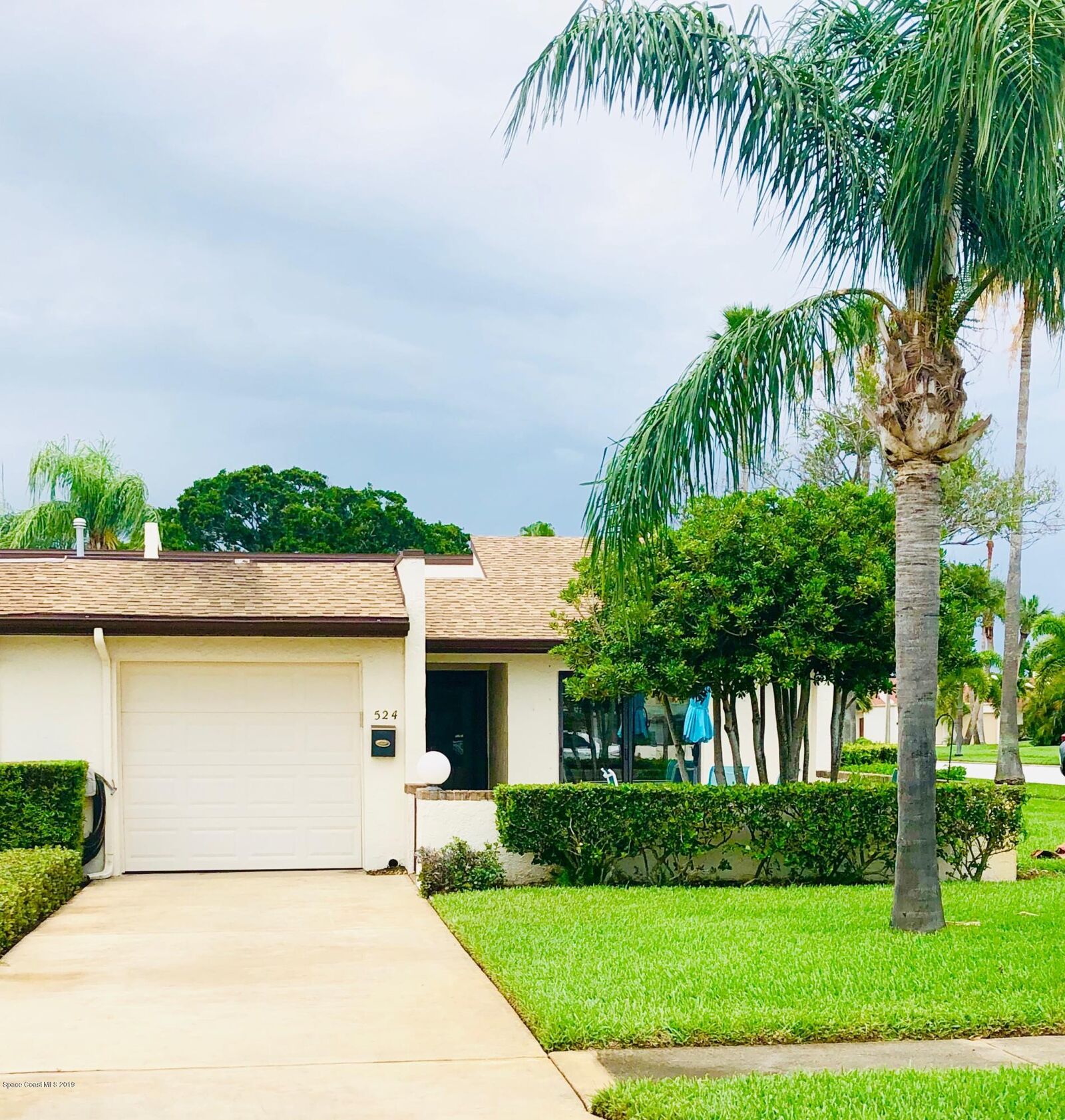 Property Photo:  524 Summerset Court  FL 32937 