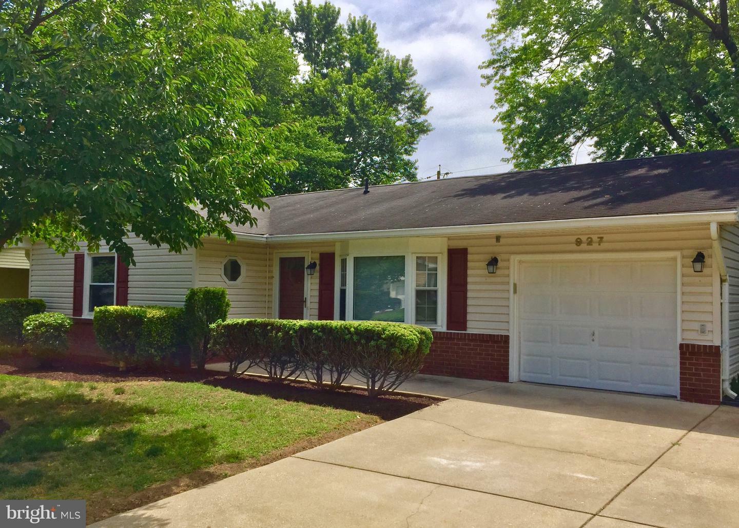 Property Photo:  927 Autumnwood Drive  MD 21054 