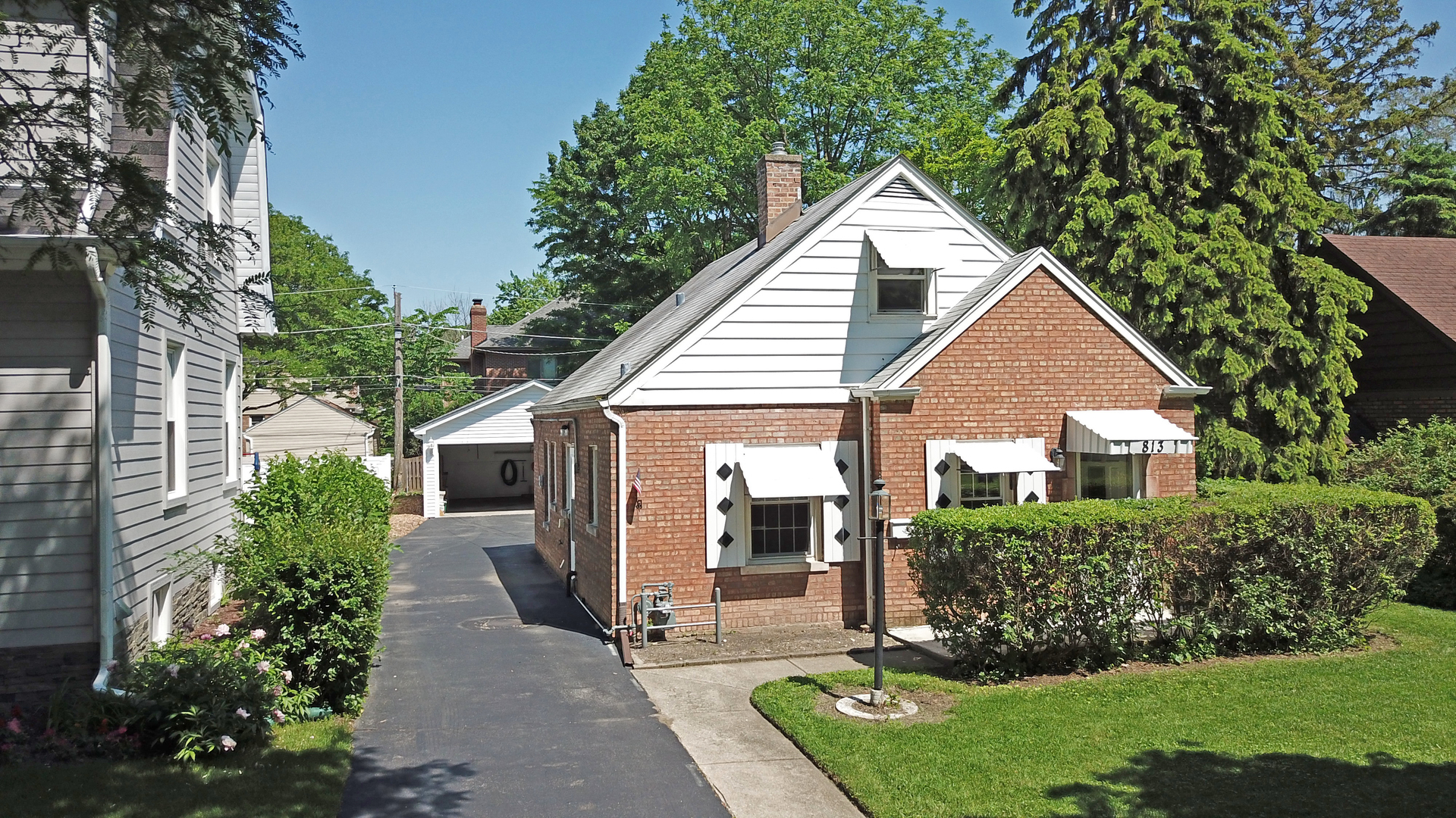 Property Photo:  813 7th Avenue  IL 60525 