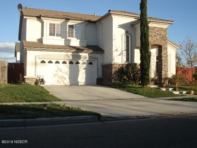 Property Photo:  2402 Schuman Place  CA 93458 