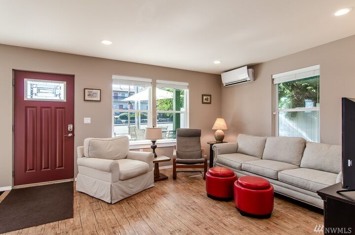 Property Photo: 908 34th St WA 98221