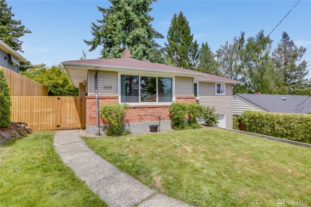 Property Photo: 3608 SW Thistle St WA 98126