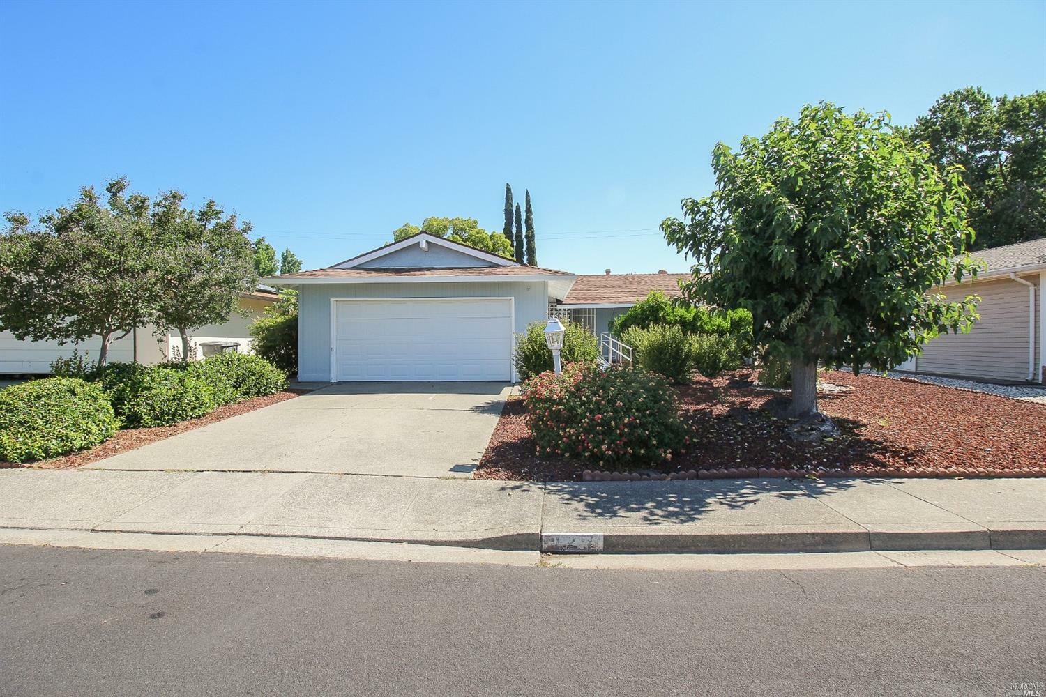 127 Carlsbad Circle  Vacaville CA 95687 photo