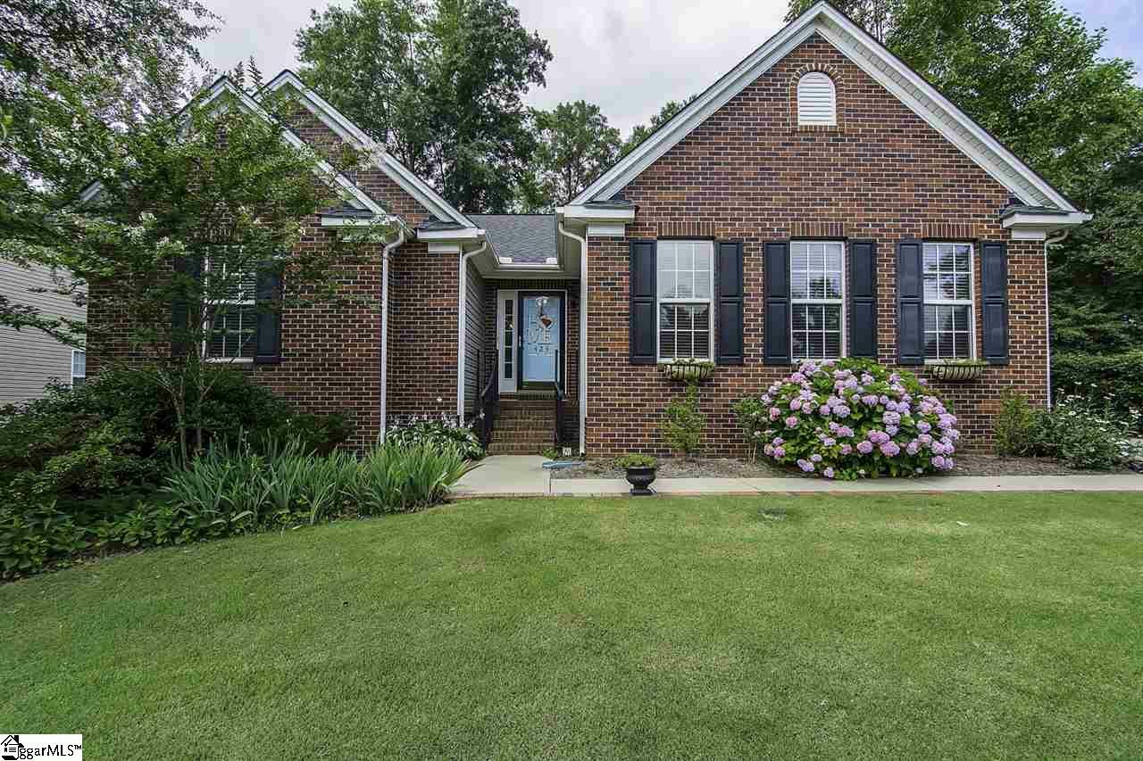 Property Photo:  423 Scarlet Oak Drive  SC 29644 