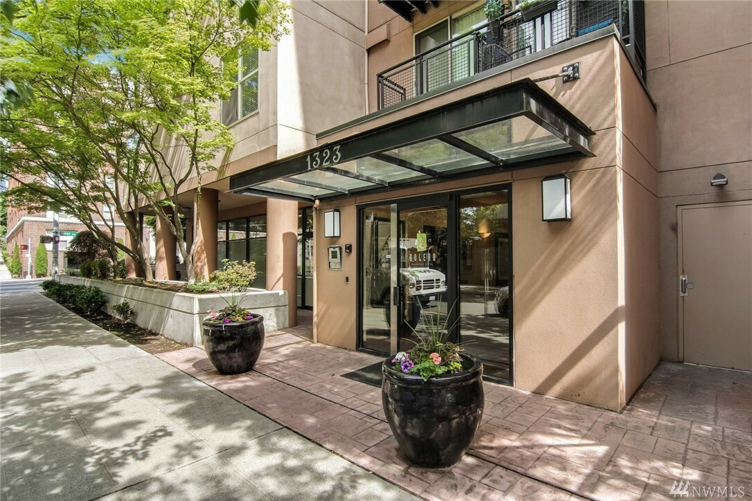 Property Photo:  1323 Boren Ave 403  WA 98101 