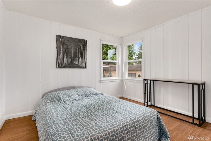 Property Photo:  16277 12th Ave NE  WA 98155 