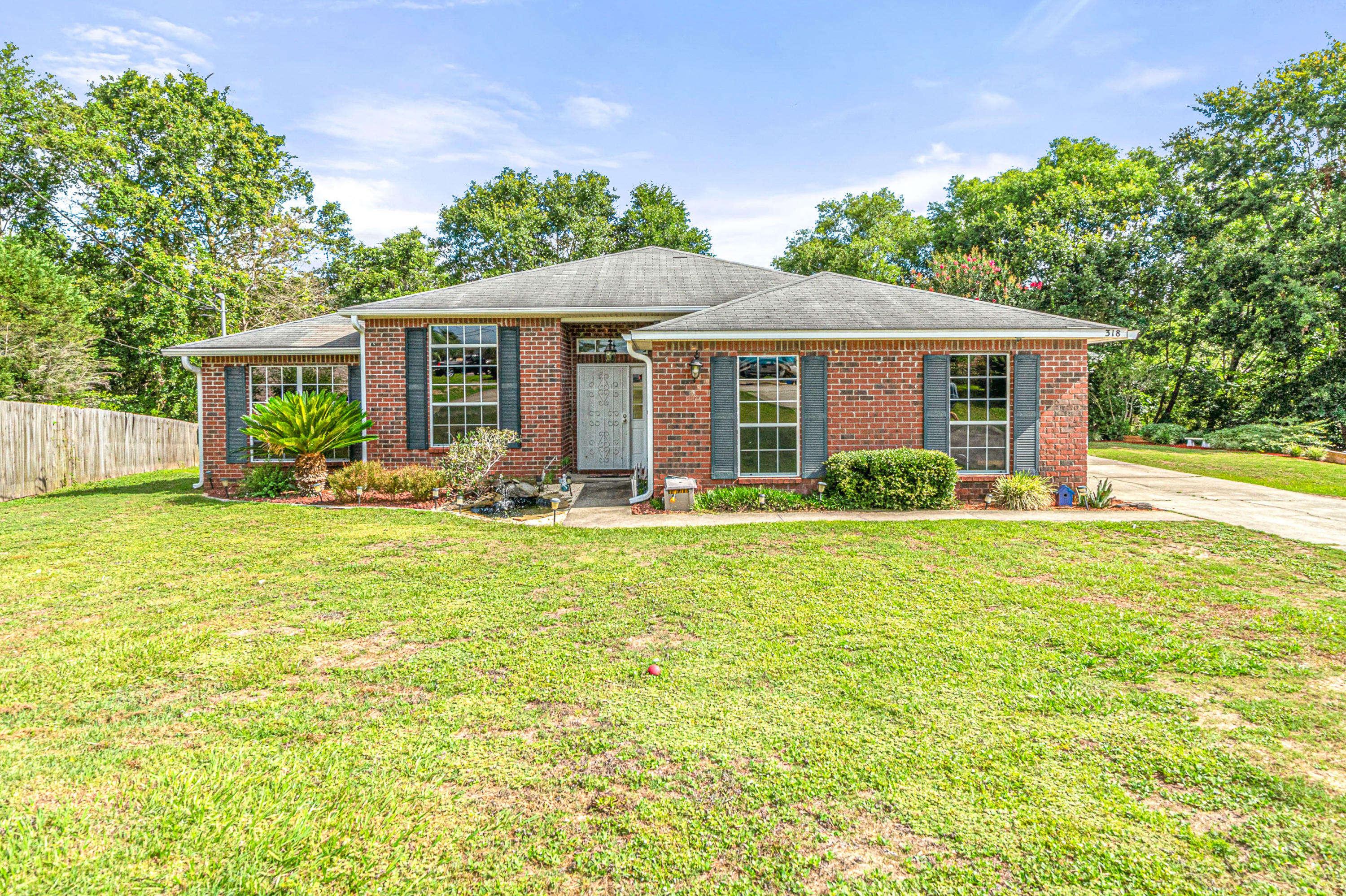 Property Photo:  318 Peggy Drive  FL 32536 