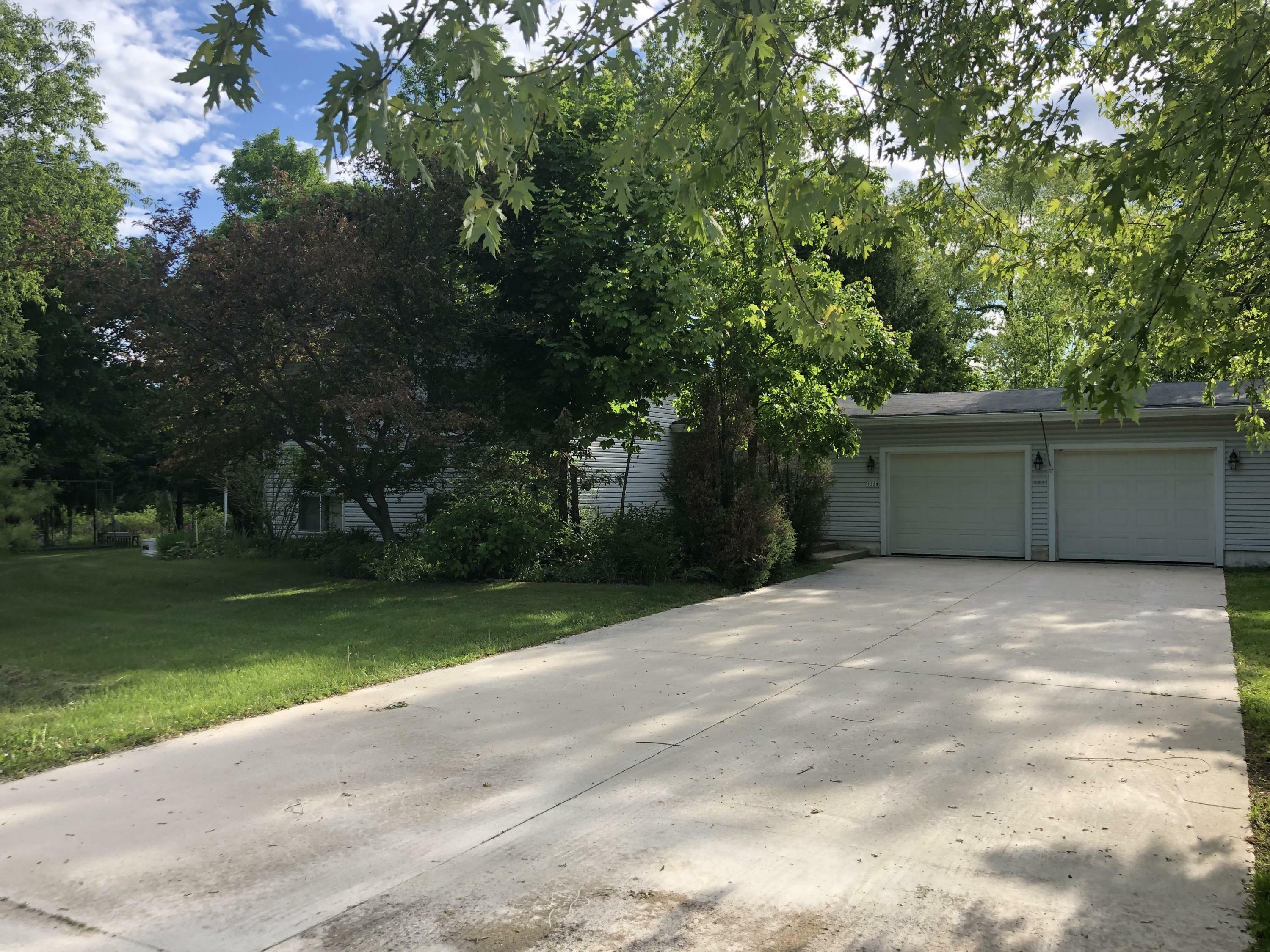 Property Photo:  4229 Maplewood Rd  WI 54241 