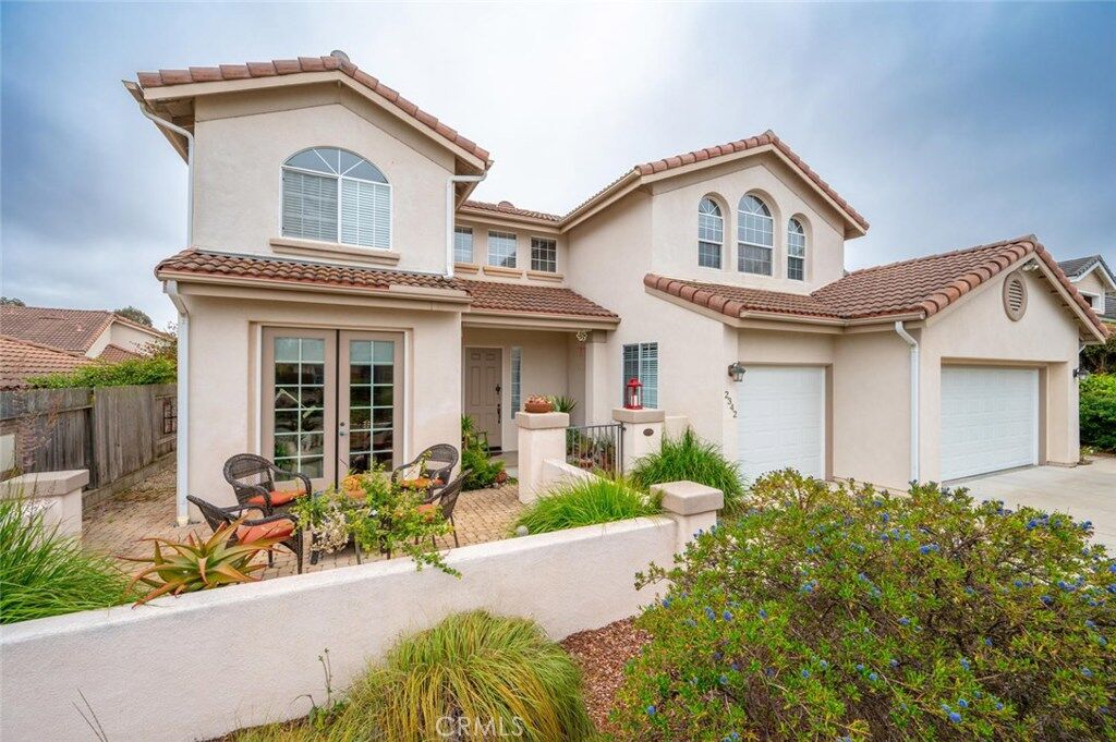 Property Photo:  2342 El Dorado Street  CA 93402 