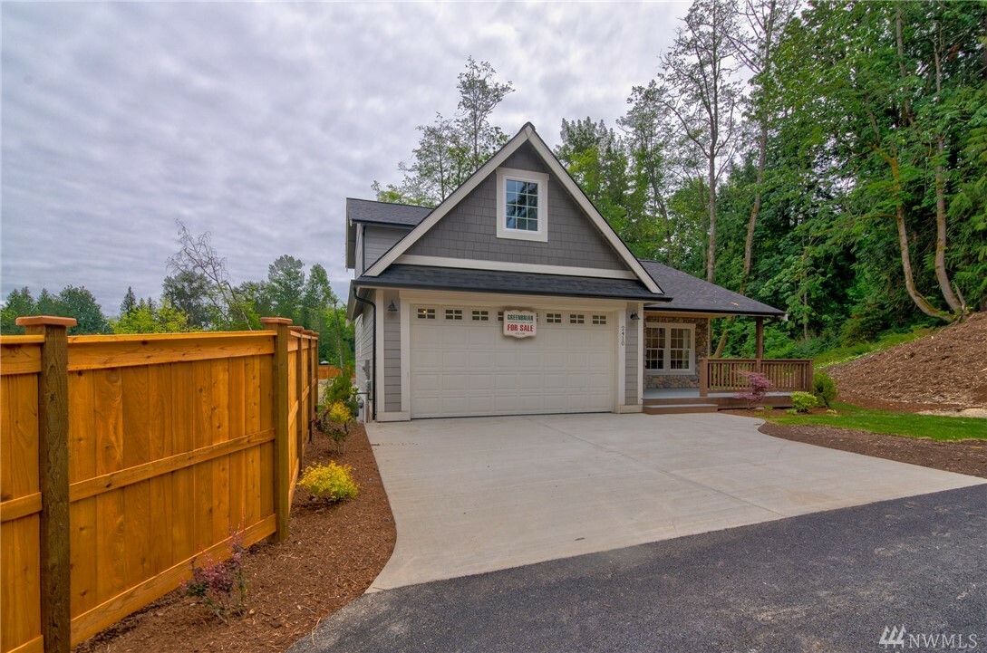 Property Photo:  2410 Elmhurst Ct  WA 98229 