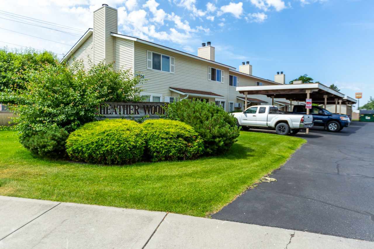 Property Photo: 2105 N Houk Rd 6 WA 99216