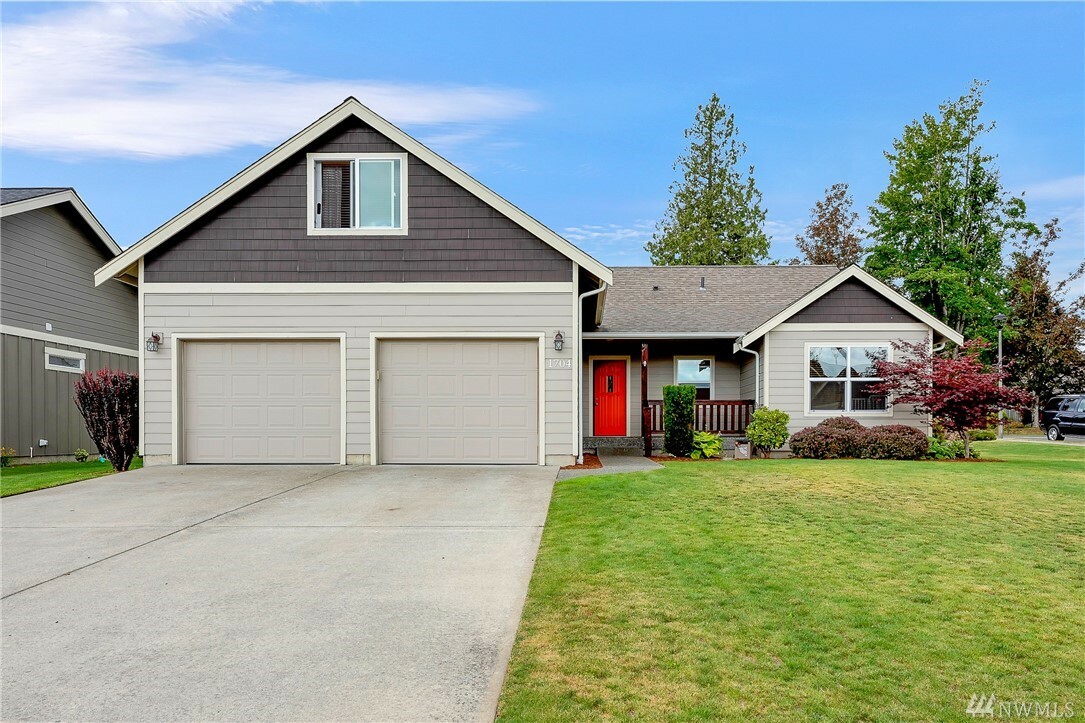 Property Photo:  1704 Burlwood Wy  WA 98264 