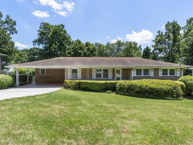 Property Photo:  2390 Tuxedo Drive SE   30067 