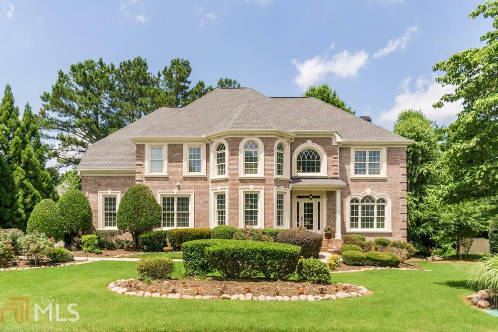 Property Photo: 310 Autumn Breeze Dr GA 30075