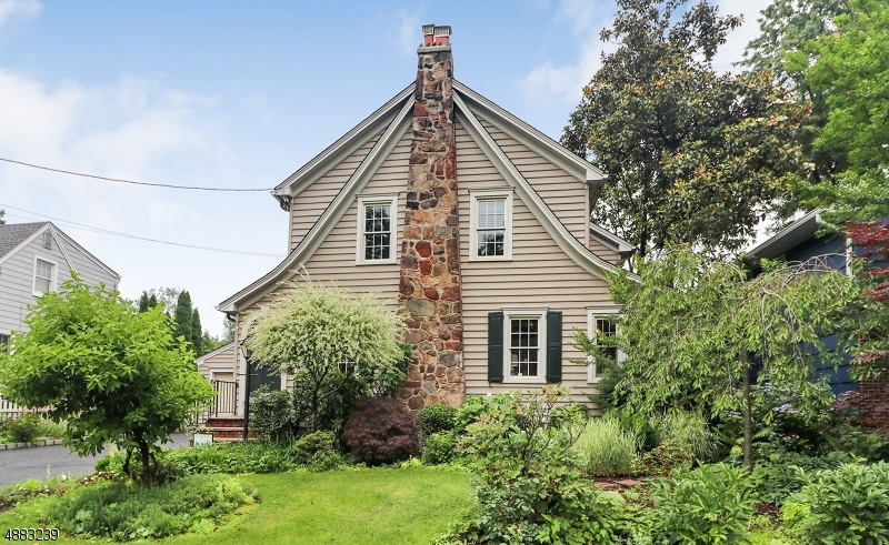 Property Photo: 12 Oak Ln NJ 07016