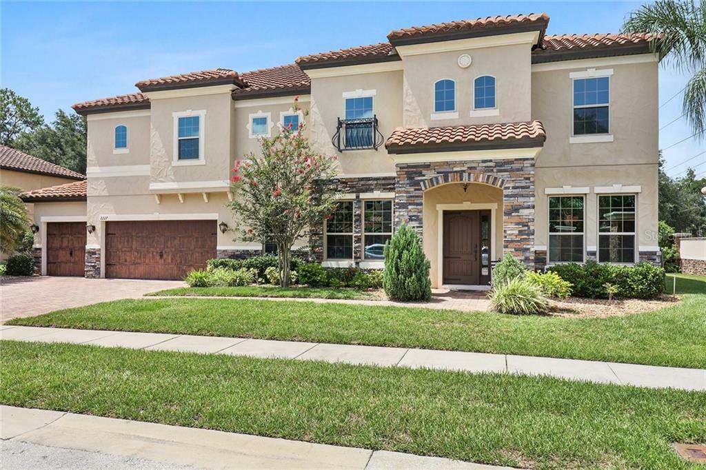 Property Photo: 2227 White Jasmine Court FL 32712