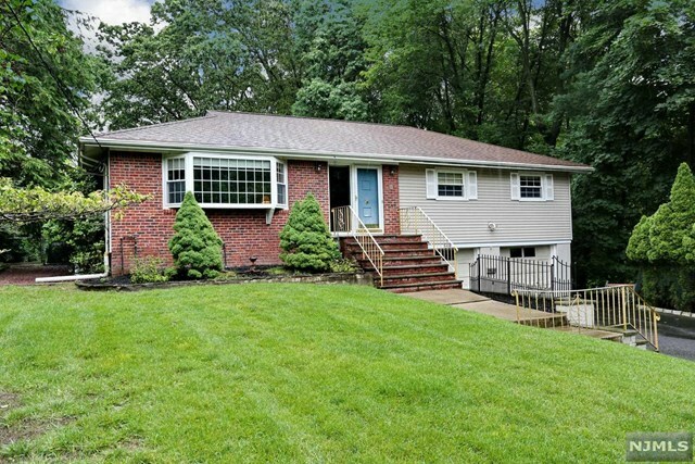 Property Photo:  548 Buckley Court  NJ 07675 