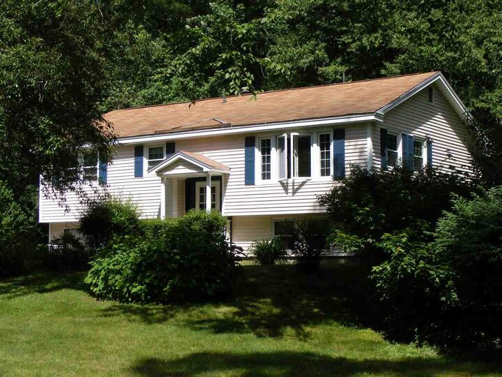 Property Photo: 7 Winchester Drive NH 03054