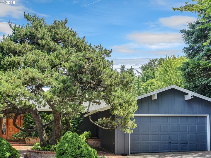 3220 SW Gale Ave  Portland OR 97239 photo