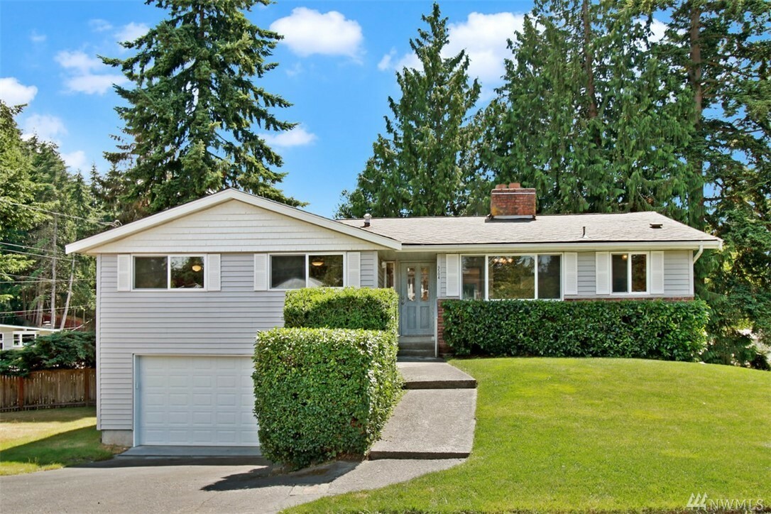 Property Photo:  9504 234th St SW  WA 98020 