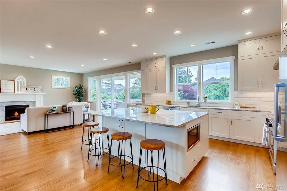 Property Photo: 2312 N 60th St WA 98103