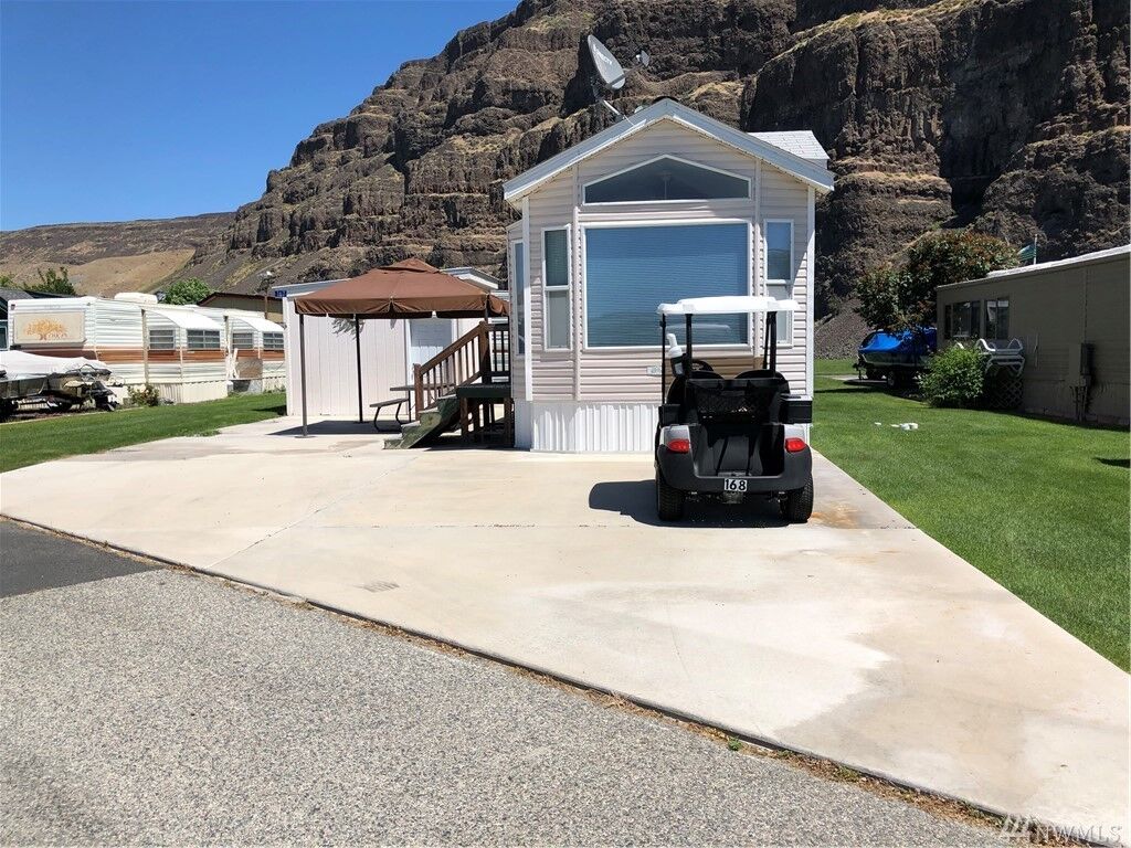 Property Photo:  8818 Crescent Bar Road NW 167  WA 98848 