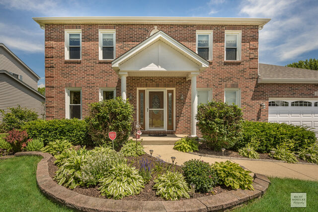 Property Photo:  307 Juniper Drive  IL 60542 