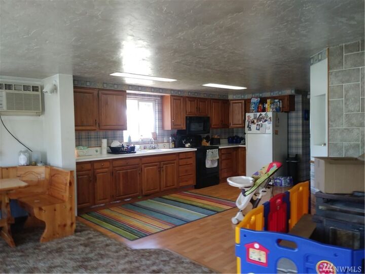 Property Photo:  8 Elgin Way  WA 98844 