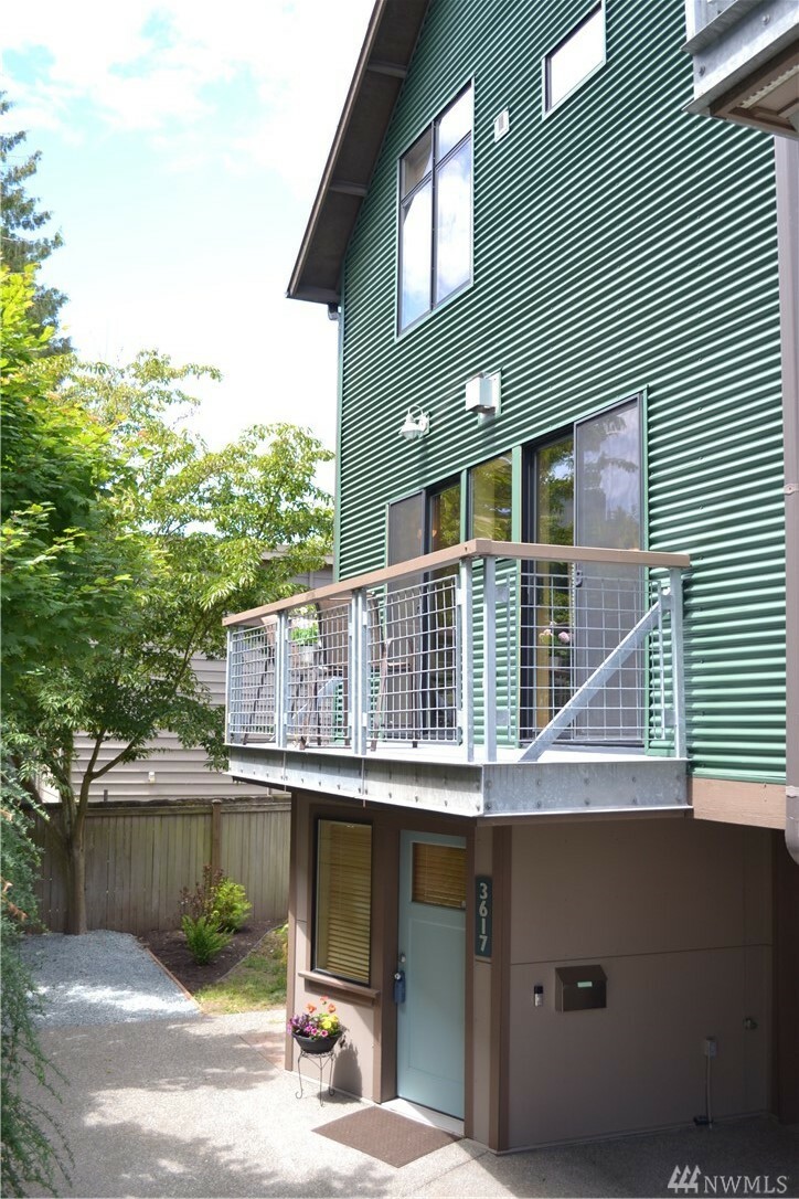 Property Photo:  3617 Greenwood Ave N  WA 98103 