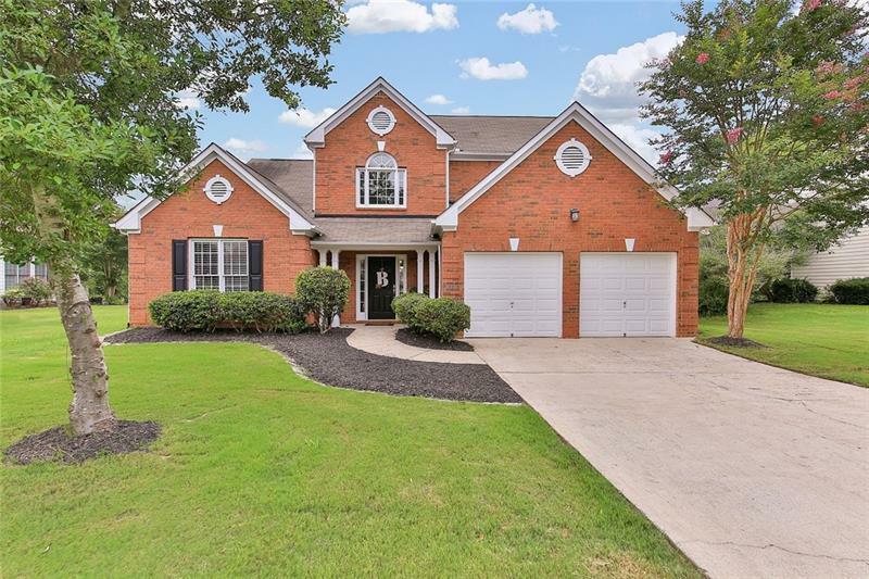 Property Photo: 4018 Villa Lake Road E 30127