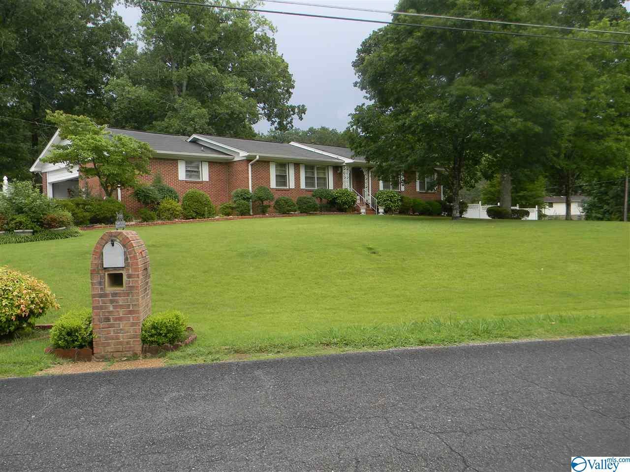 Property Photo:  101 Kenwood Circle  AL 35904 