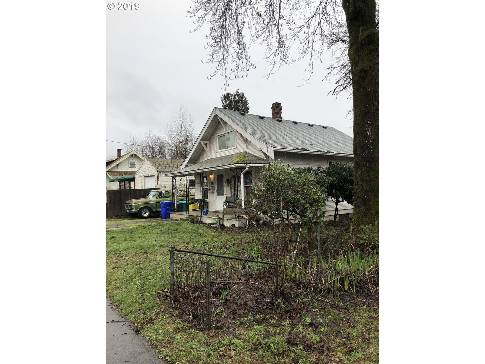Property Photo:  