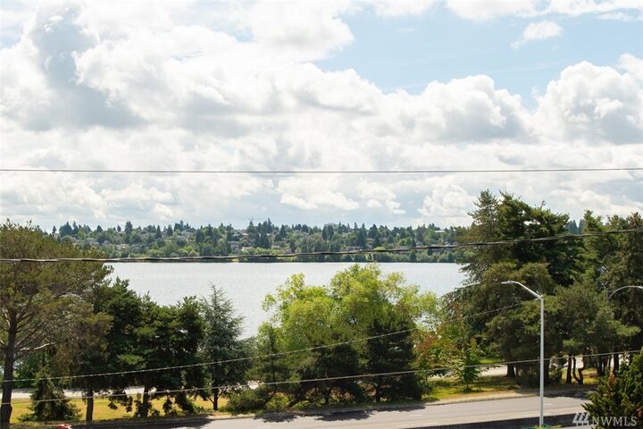 Property Photo:  935 N 72nd St  WA 98103 