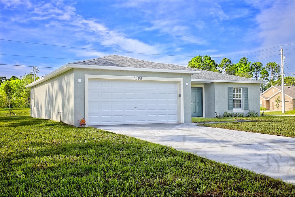 Property Photo: 2062 SW Morelia Lane FL 34953