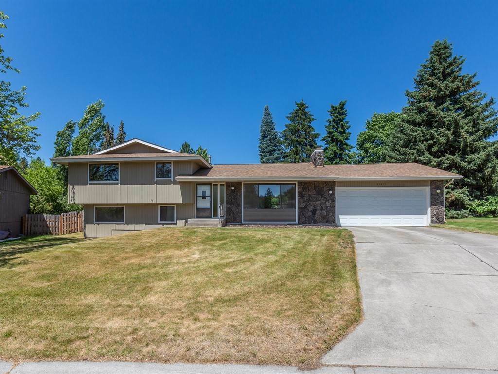 Property Photo:  11419 N Crest Ct  WA 99218-2667 