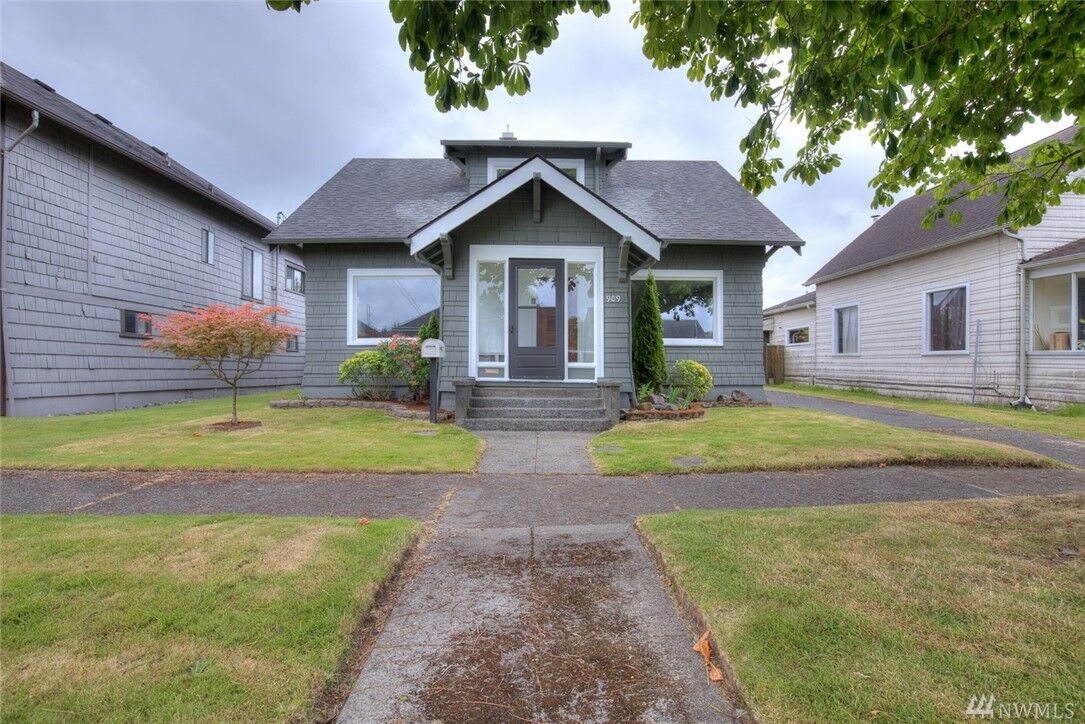 Property Photo:  909 W 2nd St  WA 98520 
