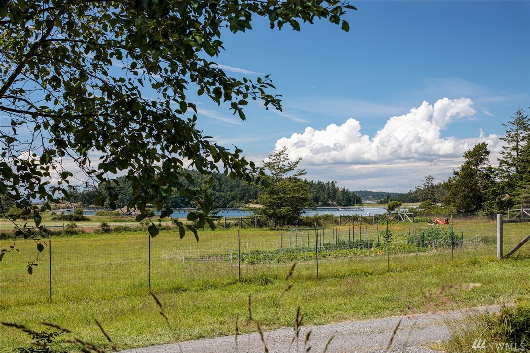 Property Photo: 447 Wren Rd WA 98261