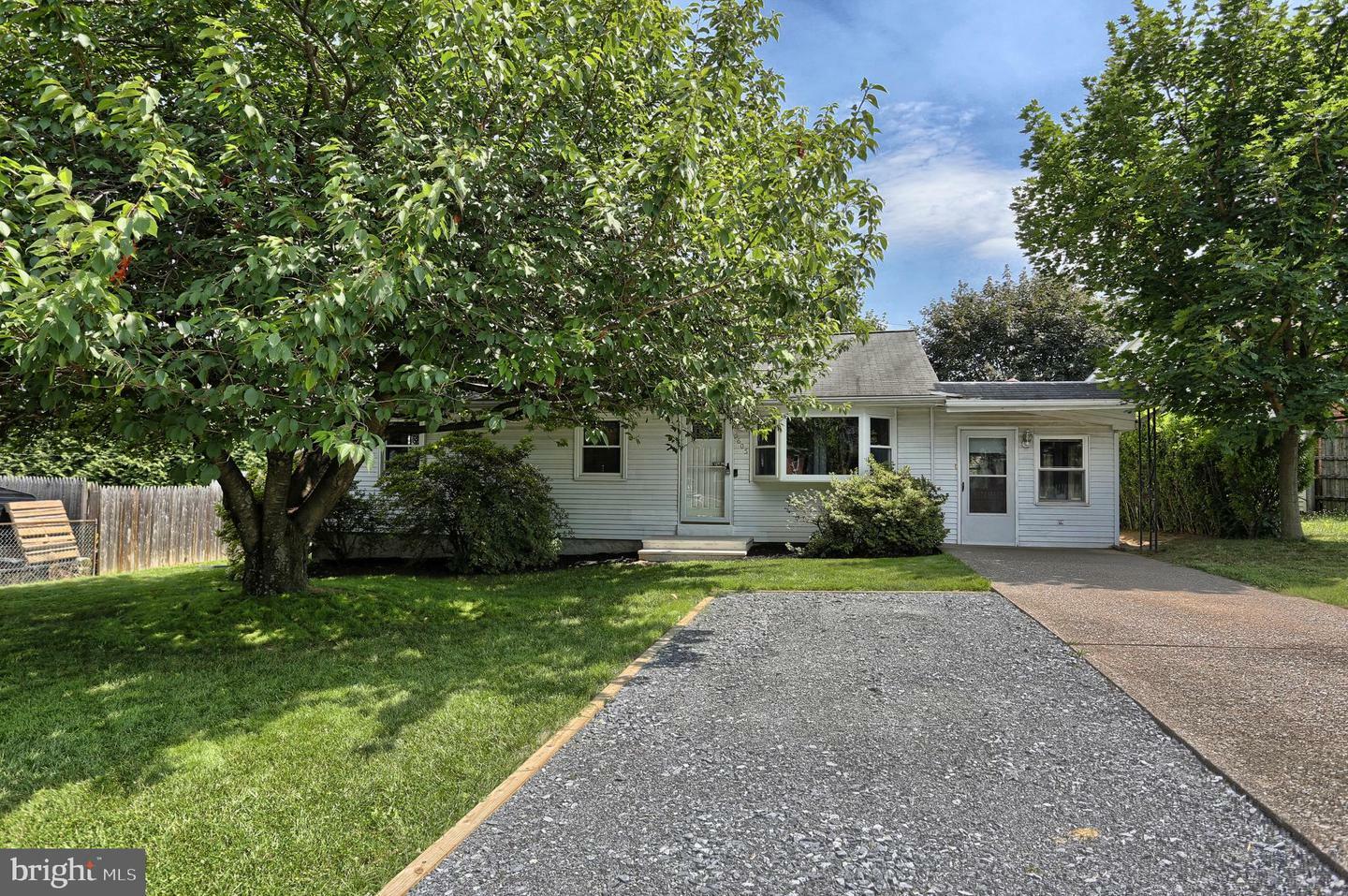 Property Photo: 5605 Stradford Drive PA 17112
