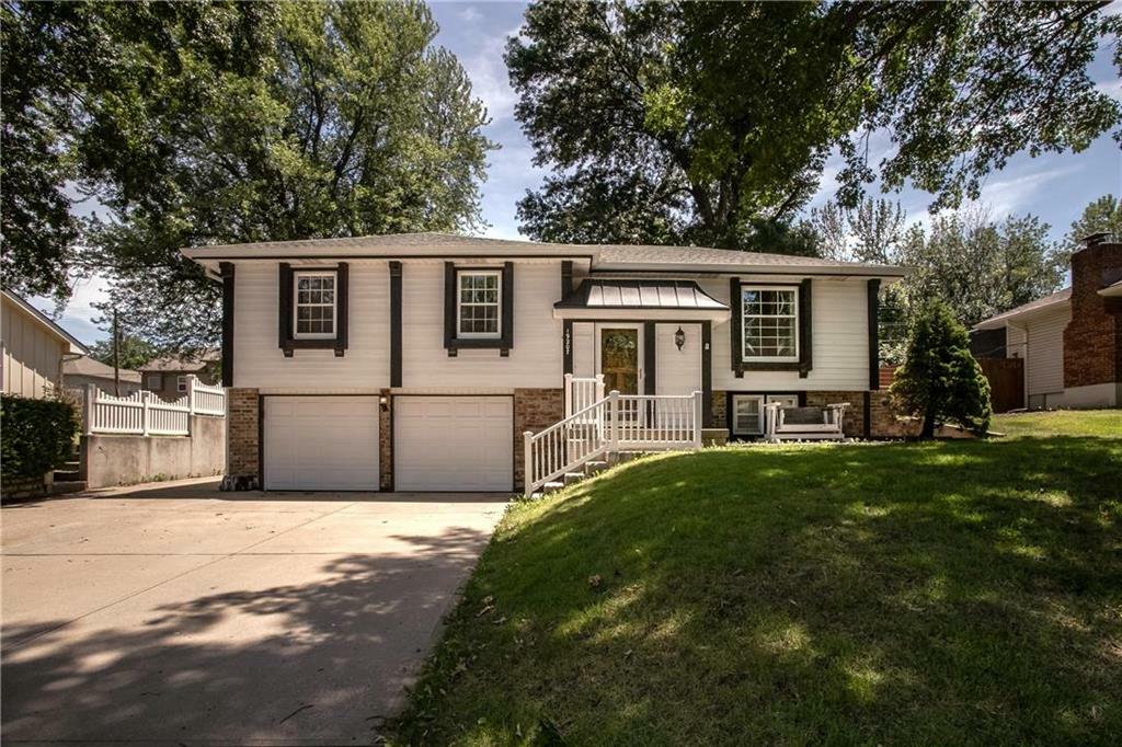 Property Photo: 19207 E 18th N Street MO 64058