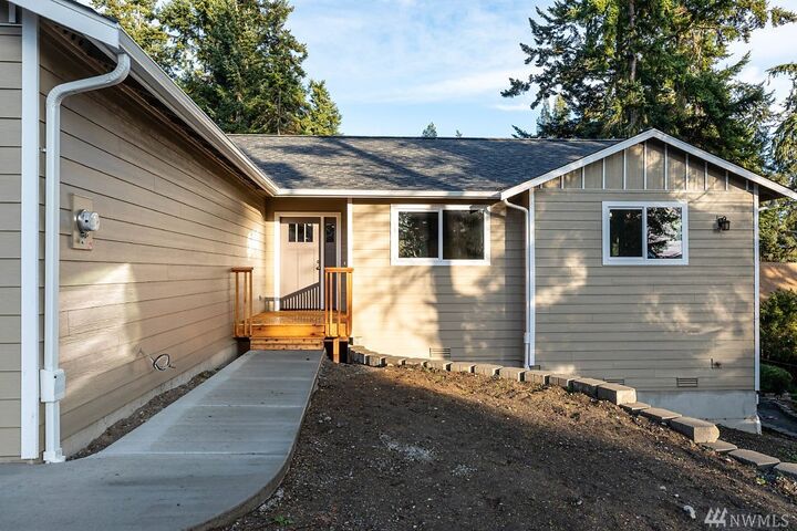 Property Photo:  2030 Rockcress Lane  WA 98277 