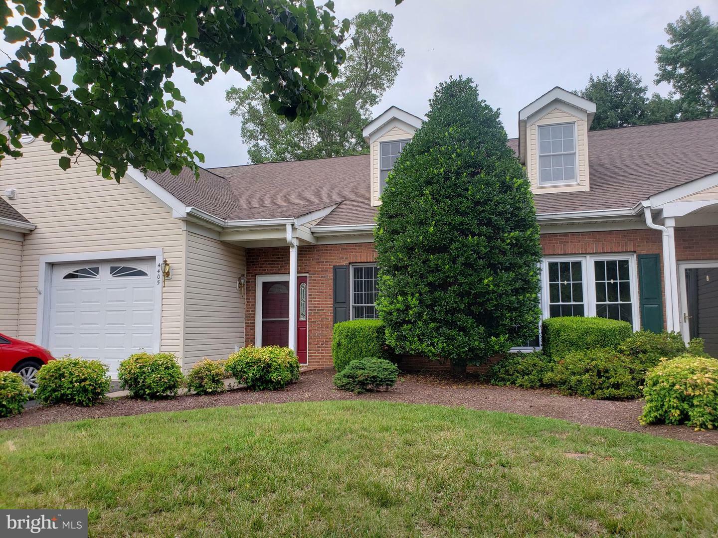 Property Photo:  4405 Turnberry Drive  VA 22408 