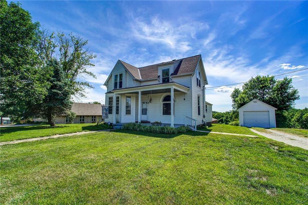 Property Photo:  1340 Southview Drive  MO 64068 