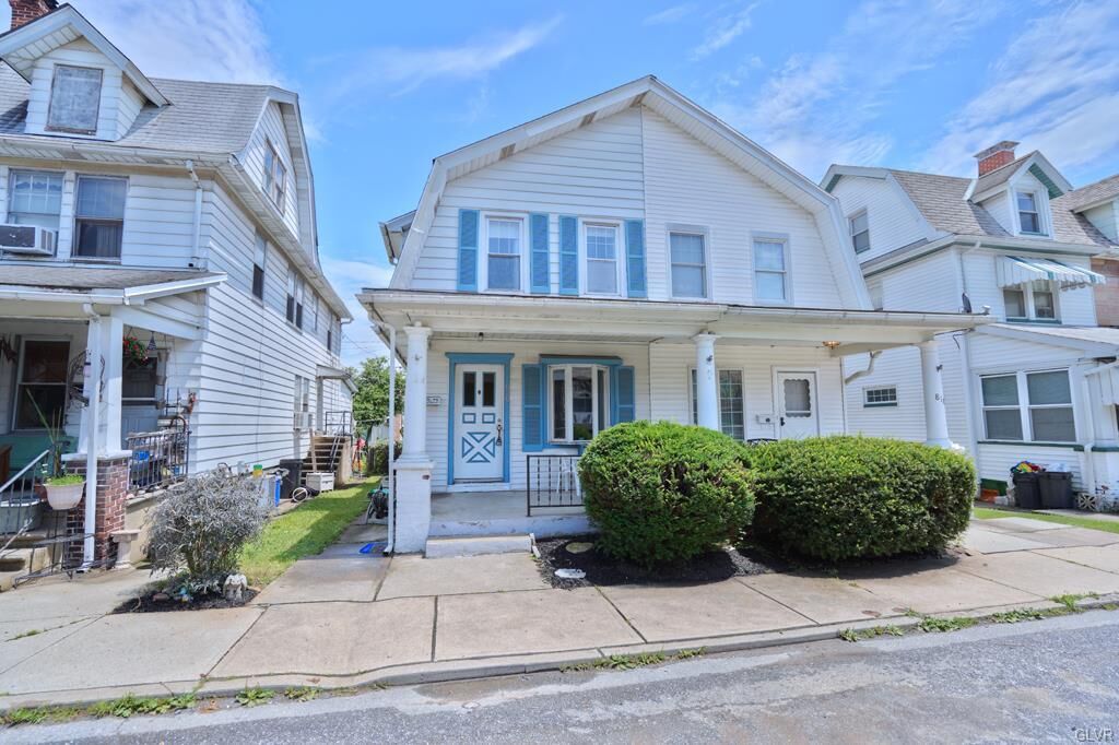 Property Photo:  820 Fernwood Street  PA 18018 