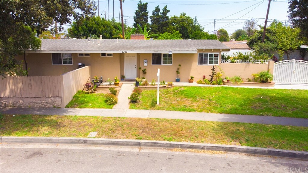 Property Photo:  2303 S Lowell Street  CA 92707 