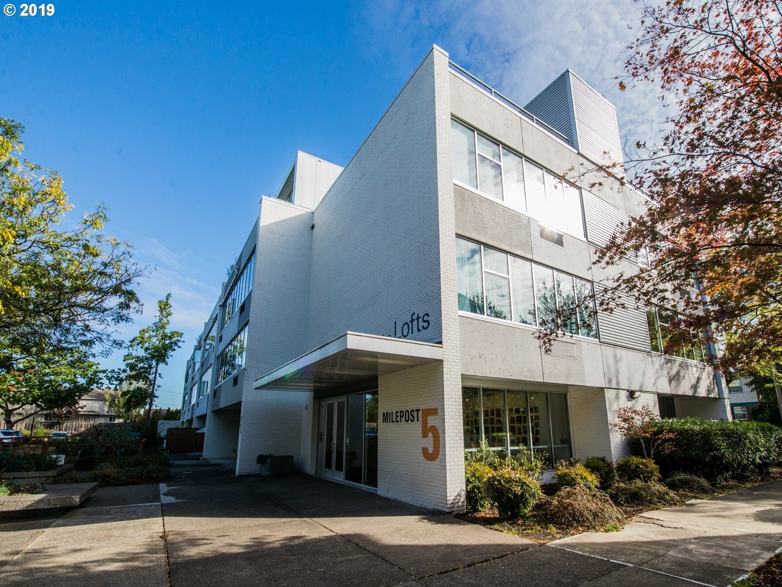 Property Photo: 900 NE 81st Ave 202 OR 97213
