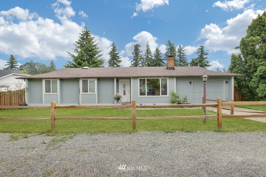 Property Photo: 17217 10th Avenue E WA 98387